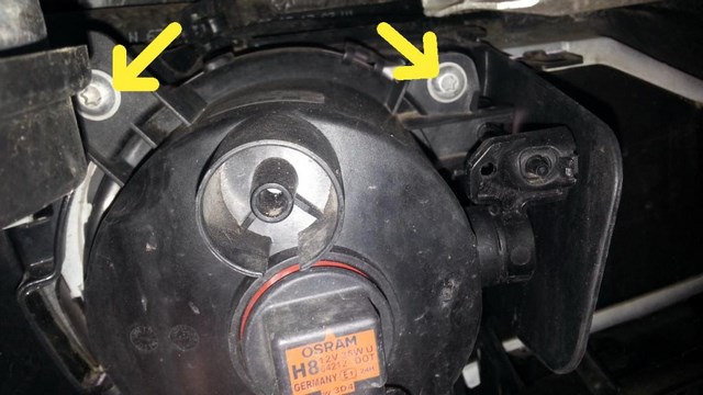 Nebelscheinwerfer demontieren