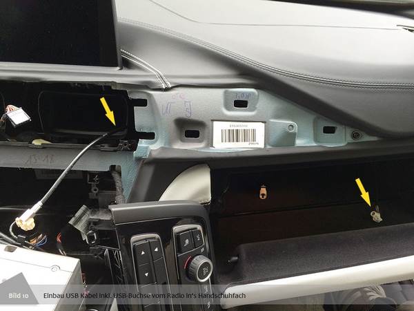 Kabel via Handschuhfach zum Radio durchlegen