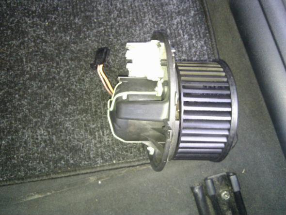 Bmw Klimaluefter Quietschen Beseitigen E90 Faq De 4